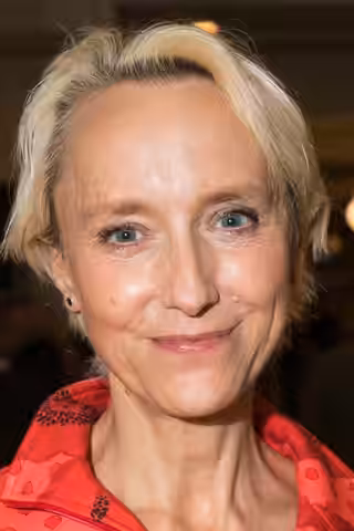 Lia Williams