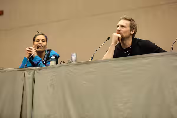 Ciara Renee and Teddy Sears speaking at the 2017 Phoenix Comicon at the Phoenix Convention Center in Phoenix, Arizona. Please attribute to Gage Skidmore if used