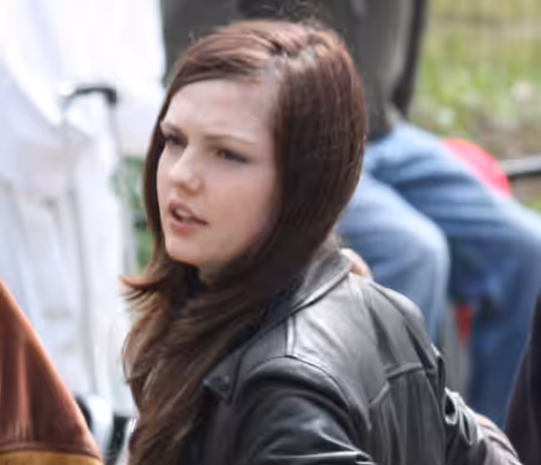 Crop of actress en:Emily Meade filming en:Twelve (film) in Central Park in 2009. (2011)