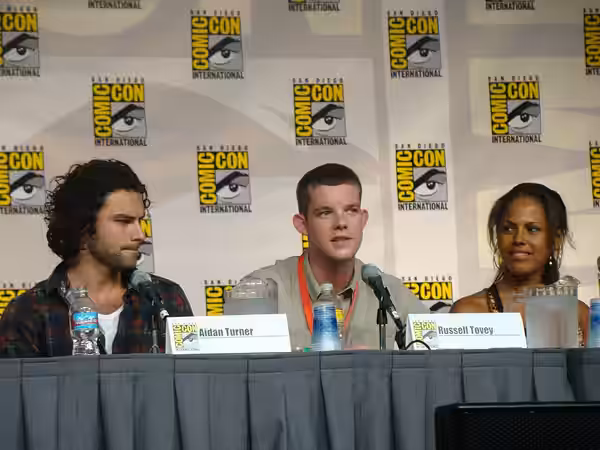Aidan Turner, Russell Tovey &amp; Lenora Critchlow (2009)