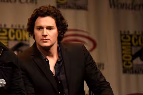 Benjamin Walker speaking at the 2012 WonderCon in Anaheim, California. Please attribute to Gage Skidmore if used elsewhere.