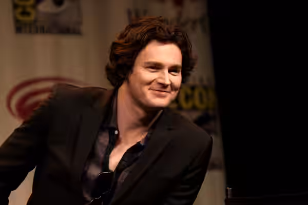 Benjamin Walker speaking at the 2012 WonderCon in Anaheim, California. Please attribute to Gage Skidmore if used elsewhere.