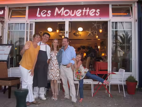 Tournage du film " La Chambre bleue au restaurant Les Mouettes le 15 juillet 2013.Avec Mathieu Amalric et Léa Drucker.