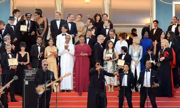 Cérémonie de clôture du festival de Cannes, avec notamment Sting jouant de la basse. (2018)