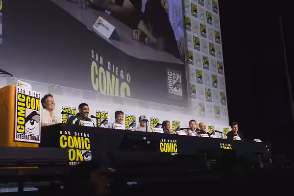 Lanterns panel featuring Chris Mundy, Aaron Pierre, Kyle Chandler, Damon Lindelof, Poorna Jagannathan, Garret Dillahunt, Tom King, and Nathan Fillion at San Die (2026)