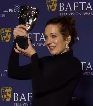 Katherine Parkinson winning Actress in a Comedy at BAFTA TV Awards May 26 (2026)
