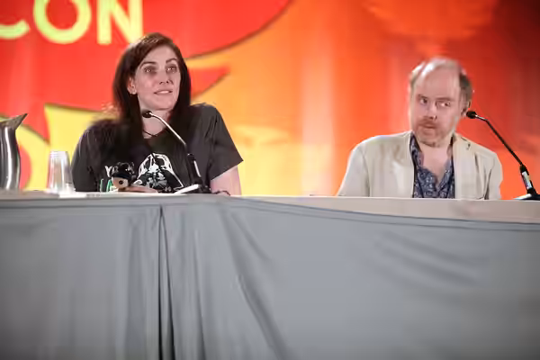 Neve McIntosh and Dan Starkey speaking at the 2016 Phoenix Comicon at the Phoenix Convention Center in Phoenix, Arizona. Please attribute to Gage Skidmore if us