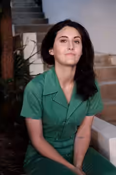 Photo of Jen Statsky (2021)