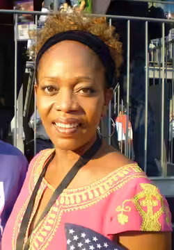 Cropped version of Alfre Woodard at Obama Rally during the Democratic National Convention (2008)