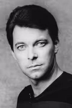 Jonathan Frakes