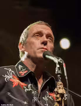 Hugh Laurie playing in Rosario, Argentina, on June 10th 2012 with The Copper Bottom Band. (2024)