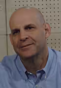 Harlan Coben lors d'une séance de dédicace à la Fnac St Lazare, Paris, France. 12 mars 2009.