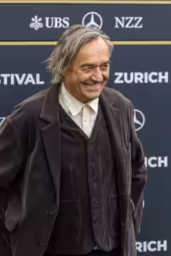 Dariusz Wolski on the Green Carpet at the 2025 Zurich Film Festival.