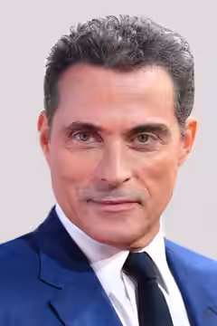 Rufus Sewell