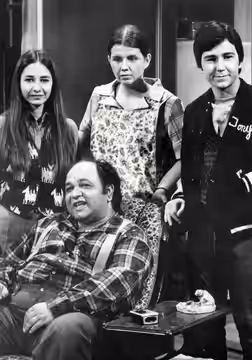 Photo of the cast of the television program The Super. Pictured are: Richard Castellano (Joe Girelli, seated). Standing, from left: Margaret Castellano (daughte (1972)