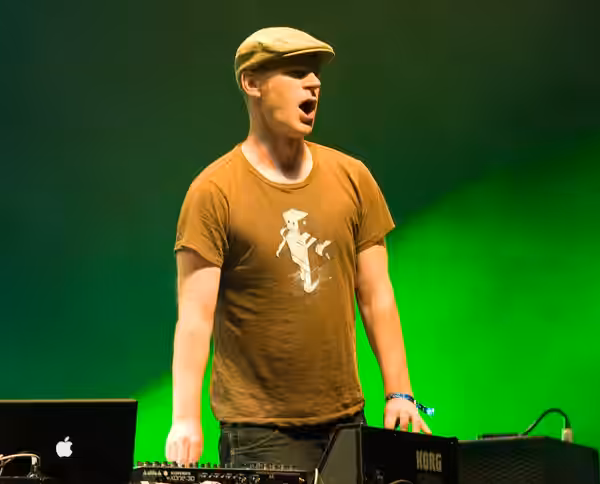 Some more Apple promo Junkie XL www.myspace.com/junkiexl www.junkiexl.com/ (2008)