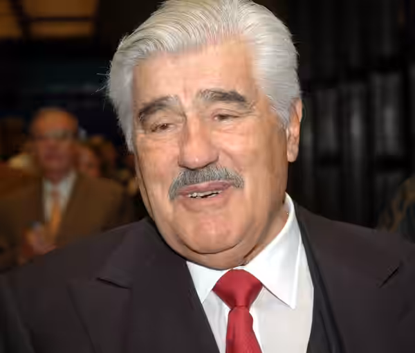 Mario Adorf auf einem Künstlerempfang im Münchner Gasteig 2004