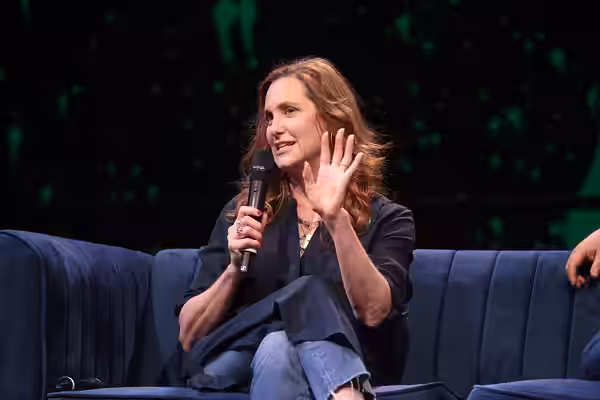Judith Hoag speaking with attendees at the 2023 Phoenix Fan Fusion at the Phoenix Convention Center in Phoenix, Arizona. Please attribute to Gage Skidmore if us