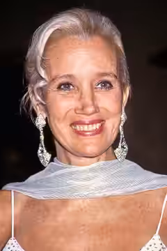 Sally Kirkland