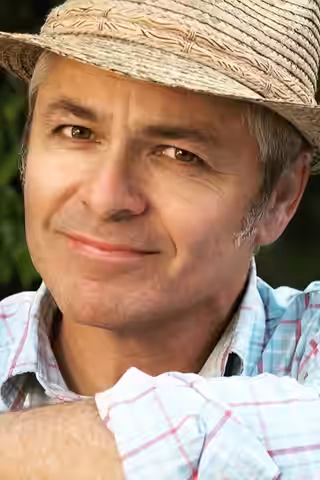 Toby Oliver