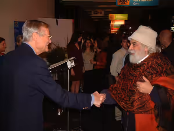 Armondo Linus Acosta is reunited with his mentor, Roger Corman at the 200 Film Festival Ghent (2001)