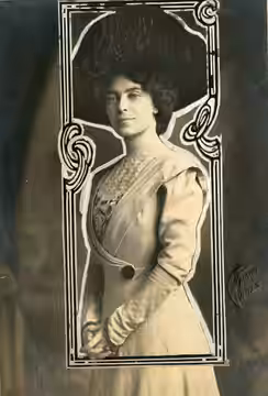 Brenda Fowler, stage actress Subjects: actresses (1911)