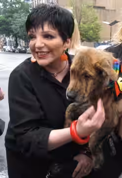 Liza Minnelli judges a pet contest in the West VillageLiza Minnelli with Dog (2006)