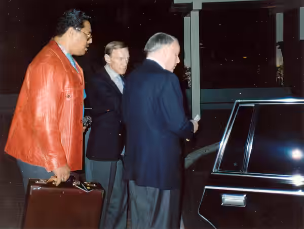 Photo taken March 7, 1989 at the Kahala Hilton Hotel, Honolulu, Hawaii, as he was leaving for a concert with Liza Minnelli and Sammy Davis, Jr. I sat by the ele (2006)