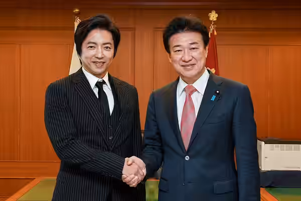 ９月２５日、木原防衛大臣は防衛省・海上自衛隊全面協力のもと製作された映画「沈黙の艦隊」で主演を務めた大沢たかお氏の表敬を受けました。 (2023)