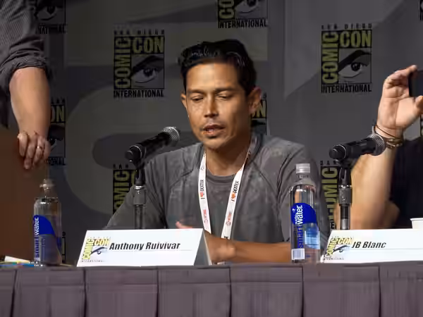 Anthony Ruivivar (2013)