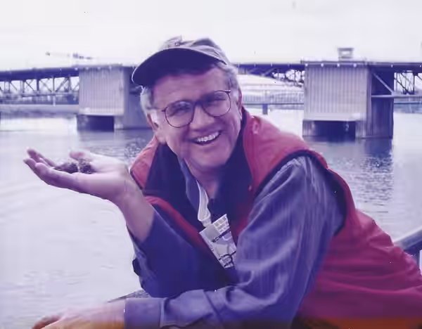 Brown at Morrison Bridge in Portland, Oregon (2018)