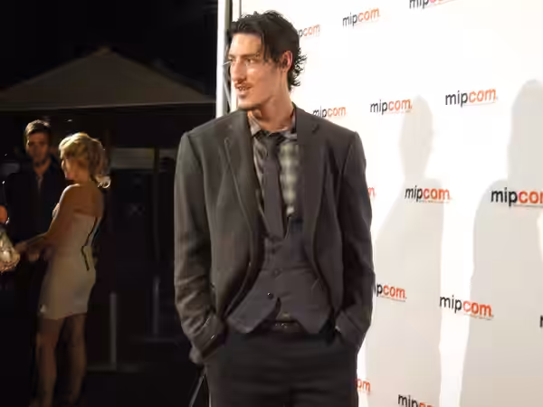 Eric Balfour, Oct 2010