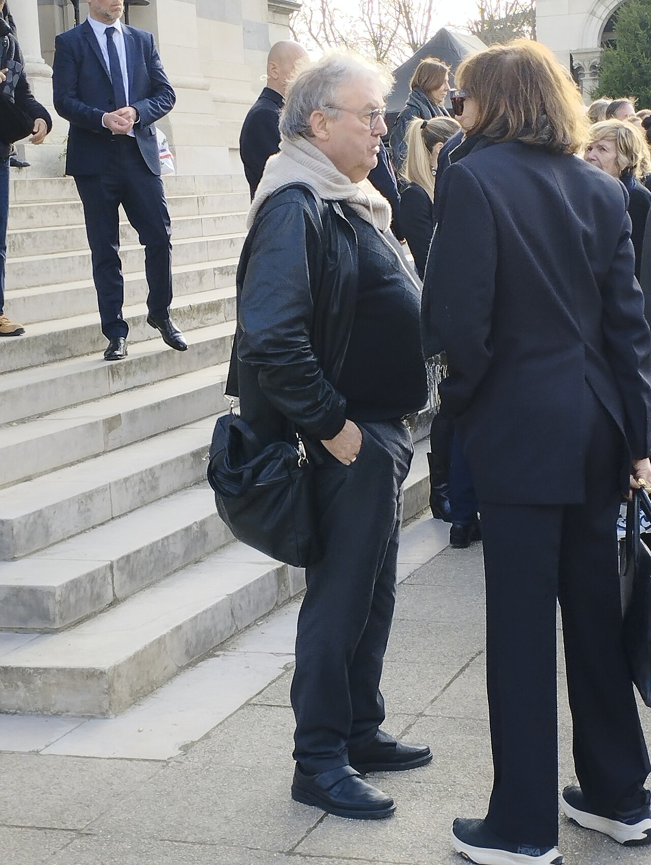 Dominique Besnehard aux obsèques d'Émilie Dequenne à la salle de la Coupole du Père-Lachaise, le 26 mars 2025.