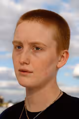 Bobbi Salvör Menuez
