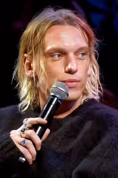 Comiccon Brussels 2025 - Fall - Q &amp; A Jamie Campbell Bower Sometimes, the stars align perfectly, and this is one of those moments. Ever since his last visit