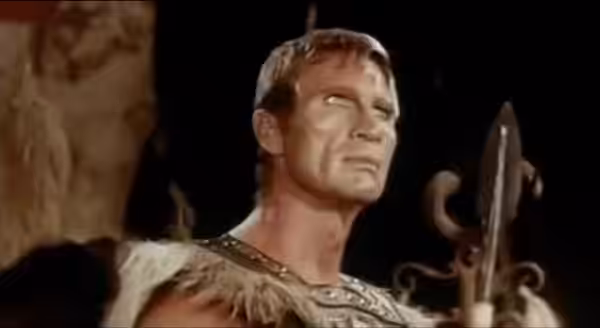 Gordon Mitchell in una scena del film italiano Brenno il nemico di Roma (1963)