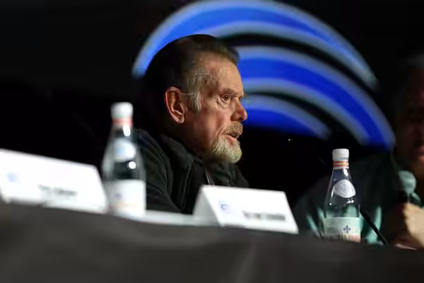Neil Ross speaking at the 2018 WonderCon at the Anaheim Convention Center in Anaheim, California. Please attribute to Gage Skidmore if used elsewhere.