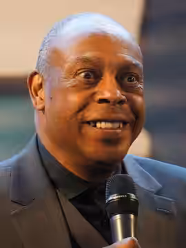 Author : @Kiri Karma Comiccon Brussels 2024 - Fall - Q &amp; A Michael Winslow Michael Winslow aka Larvell Jones, Stripe, Radar Technician, ... The Police Acade
