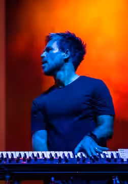 BT