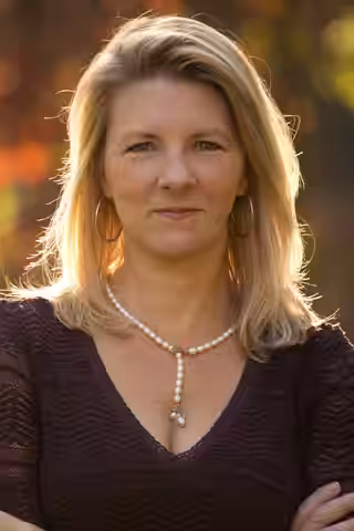 Laurelyn Dossett