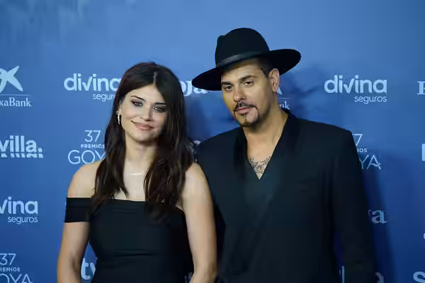Eva De Dominici y Eduardo Cruz en la alfombra roja de los premios Goya 2023 celebrados en Sevilla