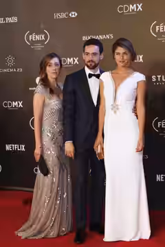 Mariana Treviño, Luis Gerardo Mendez and Stephanie Cayo on the red carpet of Fenix Awards. Mexico City, 6 December, 2017. Photographer: Milton Martínez / Secret
