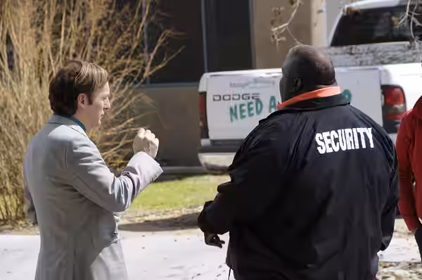 Bob Odenkirk and Lavell Crawford on Breaking Bad film set as Saul Goodman and Huell. (2011)