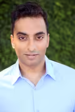 Manu Narayan Photo by Lia Chang (2013)