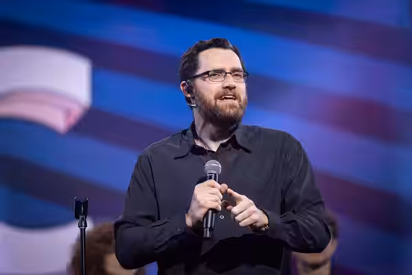 Austin Wintory speaking at the Game Developers Conference 2024.