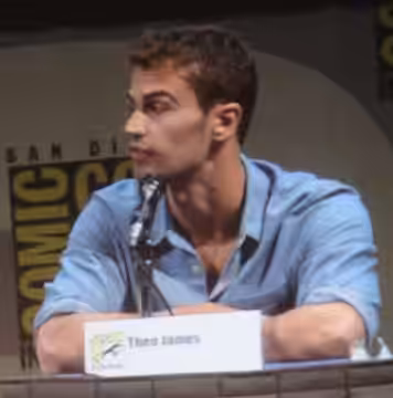 Theo James at 2011 Comic-Con
