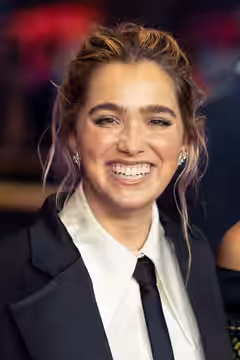 Haley Lu Richardson