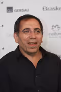 Mohsen Makhmalbaf na coletiva de imprensa do Fronteiras do Pensamento Porto Alegre 2011 (2000)