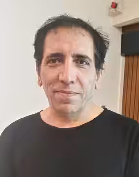 מוחסן מחמלבאף בפסטיבל הסרטים הבינלאומי בחיפה ה-31 בו הוקרן סרטו הקצר "הדייר" וסרט עליו ועל משפחתו "בית הספר של אבא" (2015)