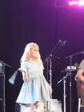 Welsh singer Duffy in live performance (2008)